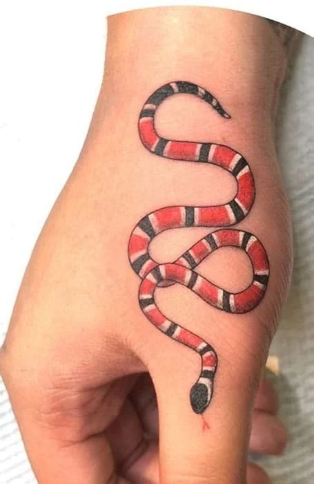 tattoo serpiente gucci|60 Tatuajes de serpiente: Mejores diseños y significado.